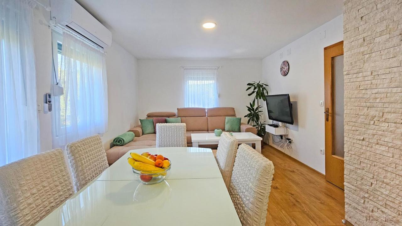 Holiday Home Natura With Private Pool 莫斯塔尔 外观 照片
