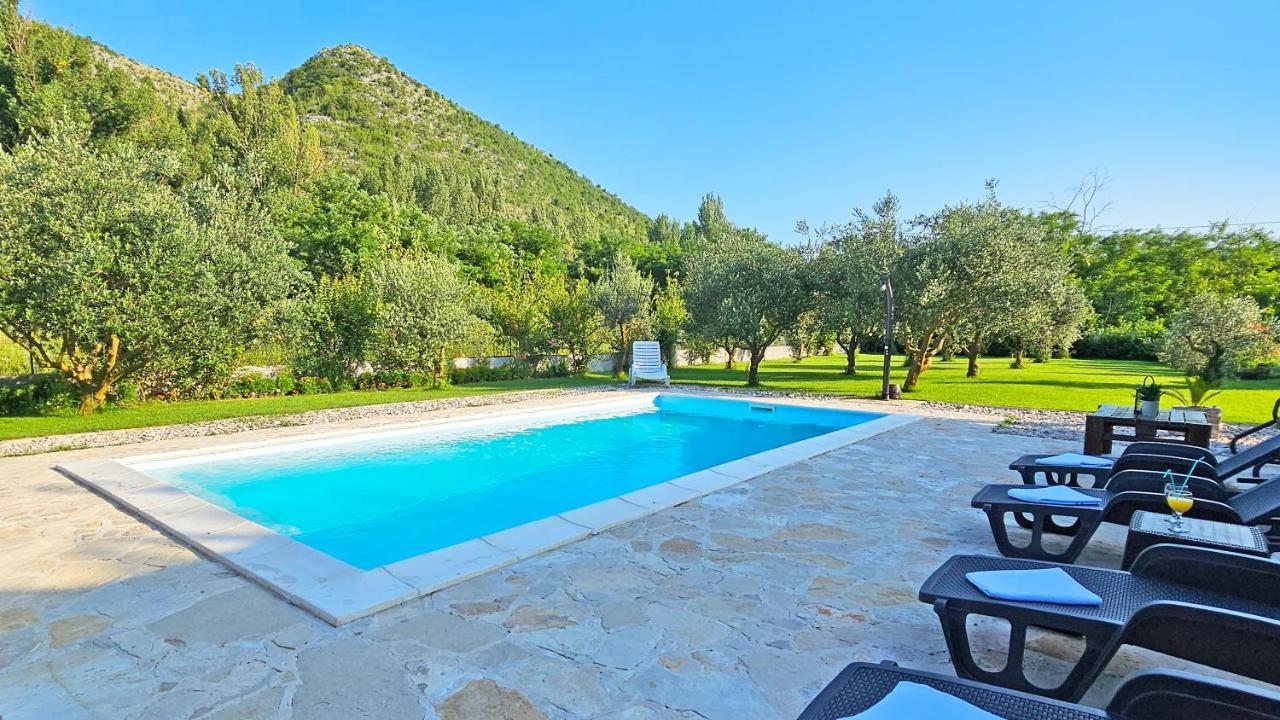 Holiday Home Natura With Private Pool 莫斯塔尔 外观 照片