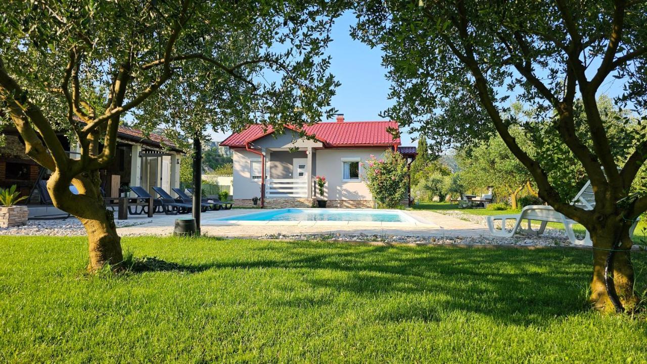 Holiday Home Natura With Private Pool 莫斯塔尔 外观 照片