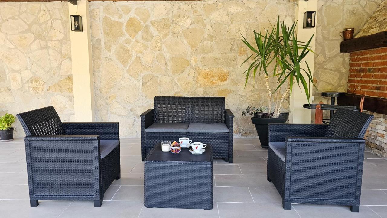 Holiday Home Natura With Private Pool 莫斯塔尔 外观 照片
